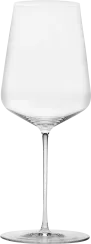 Hohes, elegantes Weinglas mit schmalem Stiel und großzügiger, leicht konischer Kelchform.
