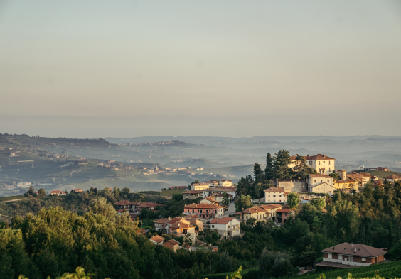Castello di Perno Perno village (Monforte d'Alba)