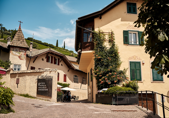 J. Hofstaetter 2022 aussenansicht