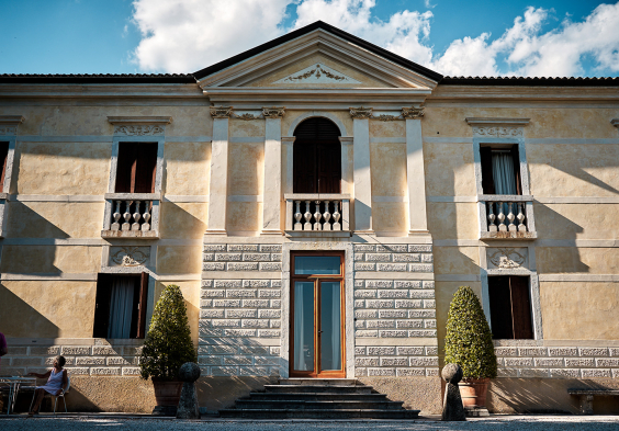 Nino Franco 2022 Gebaeude