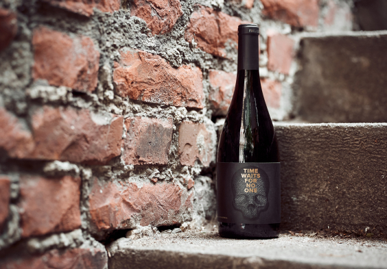 finca bacara black skull